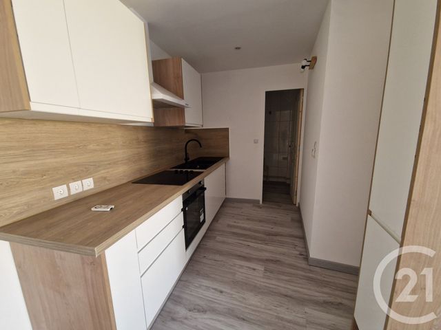 Appartement &agrave; louer - 3 pi&egrave;ces - 64,81 m2 - Bonneval - 28 - CENTRE