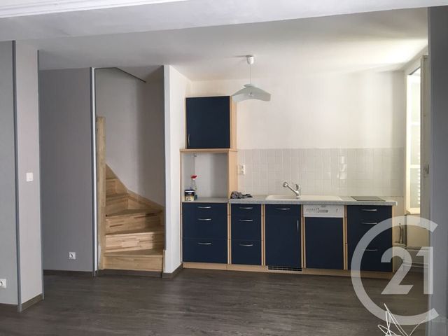 Maison &agrave; louer - 3 pi&egrave;ces - 61,16 m2 - Chateaudun - 28 - CENTRE