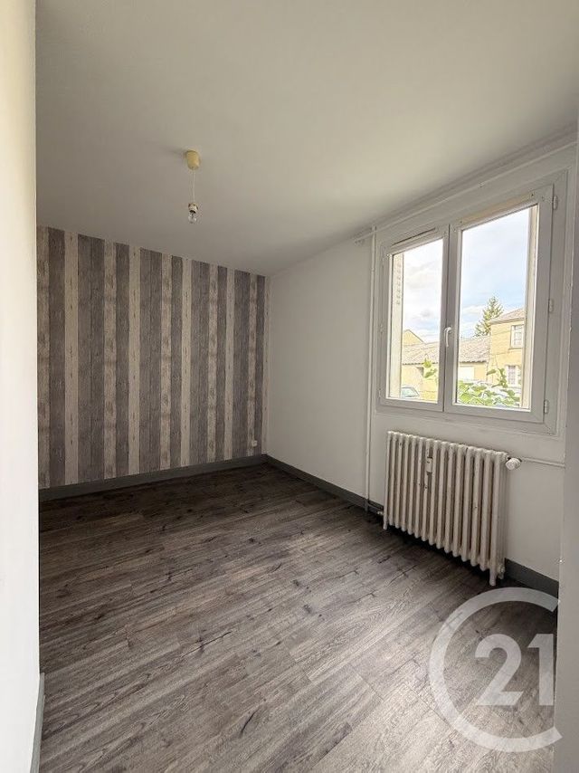 Appartement F4 &agrave; louer - 4 pi&egrave;ces - 51 m2 - Chateaudun - 28 - CENTRE