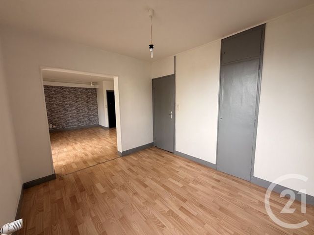Appartement F4 &agrave; louer - 4 pi&egrave;ces - 51 m2 - Chateaudun - 28 - CENTRE