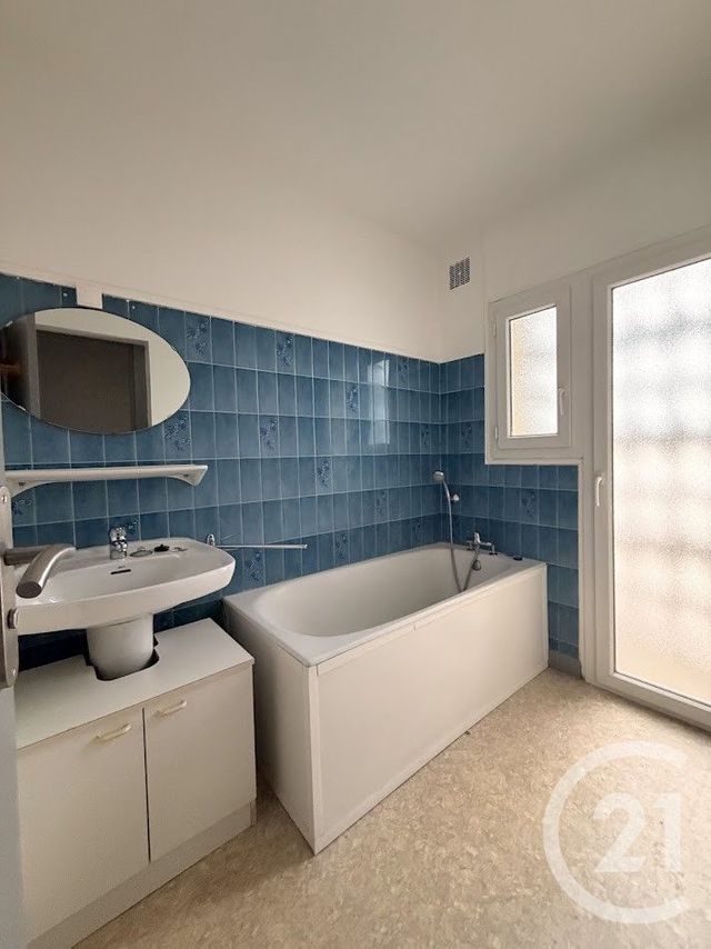 Appartement F4 &agrave; louer - 4 pi&egrave;ces - 51 m2 - Chateaudun - 28 - CENTRE