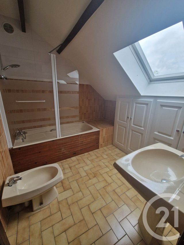 Maison &agrave; louer - 6 pi&egrave;ces - 156 m2 - Bonneval - 28 - CENTRE