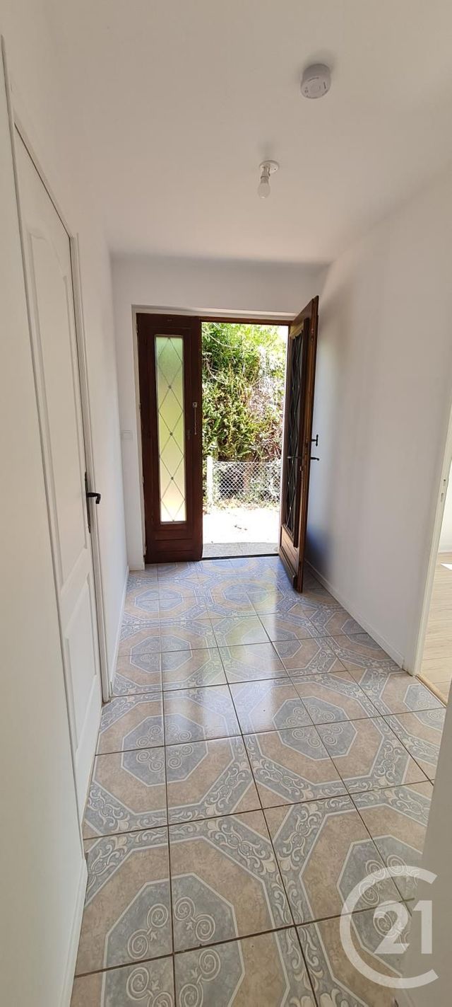 Maison &agrave; louer - 3 pi&egrave;ces - 71,50 m2 - Chateaudun - 28 - CENTRE