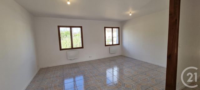 Maison &agrave; louer - 3 pi&egrave;ces - 71,50 m2 - Chateaudun - 28 - CENTRE