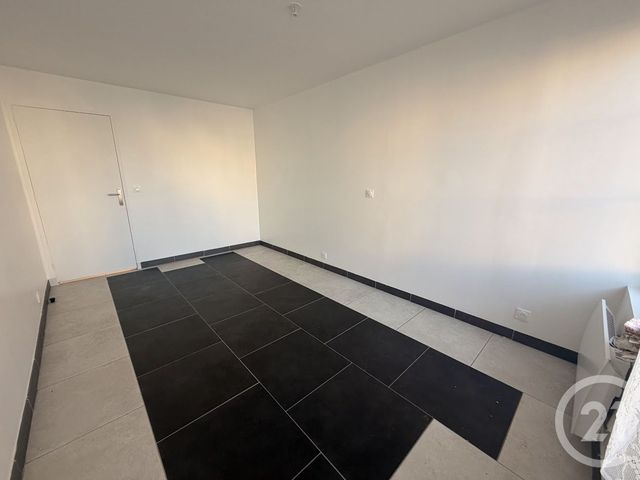 Appartement F2 &agrave; louer - 2 pi&egrave;ces - 61,16 m2 - Yevres - 28 - CENTRE