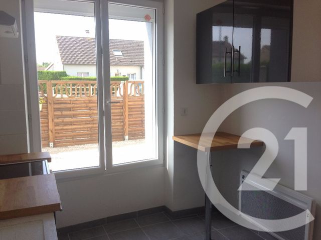 Appartement F3 &agrave; louer - 3 pi&egrave;ces - 60,69 m2 - Jallans - 28 - CENTRE