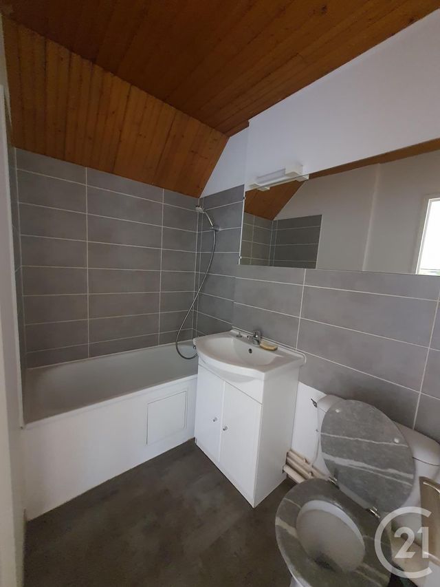 Appartement &agrave; louer - 2 pi&egrave;ces - 50 m2 - Chateaudun - 28 - CENTRE