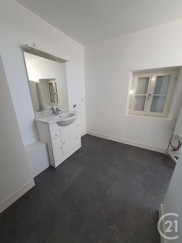 Appartement &agrave; louer - 2 pi&egrave;ces - 56,88 m2 - Chateaudun - 28 - CENTRE