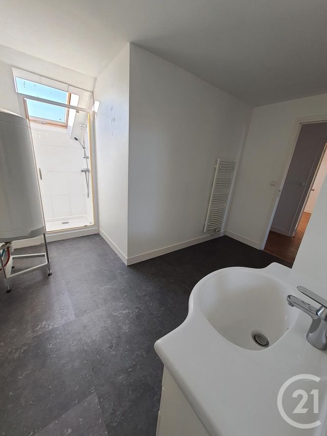Appartement &agrave; louer - 2 pi&egrave;ces - 56,88 m2 - Chateaudun - 28 - CENTRE