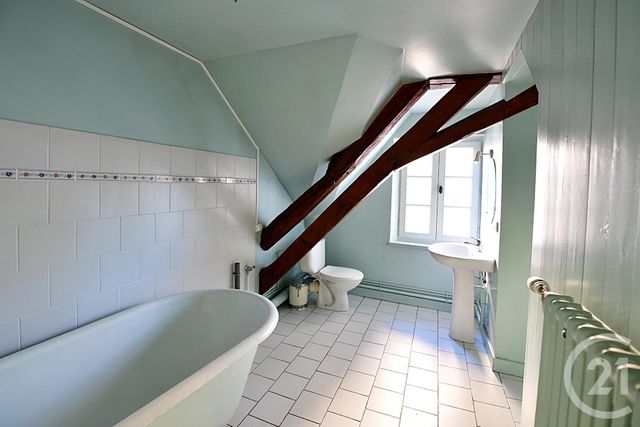 Maison &agrave; louer - 5 pi&egrave;ces - 115 m2 - Chateaudun - 28 - CENTRE