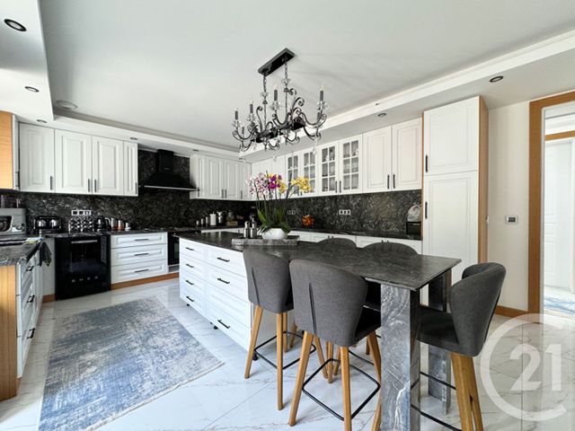 Maison à vendre - 7 pièces - 357 m2 - Coueron - 44 - PAYS-DE-LOIRE