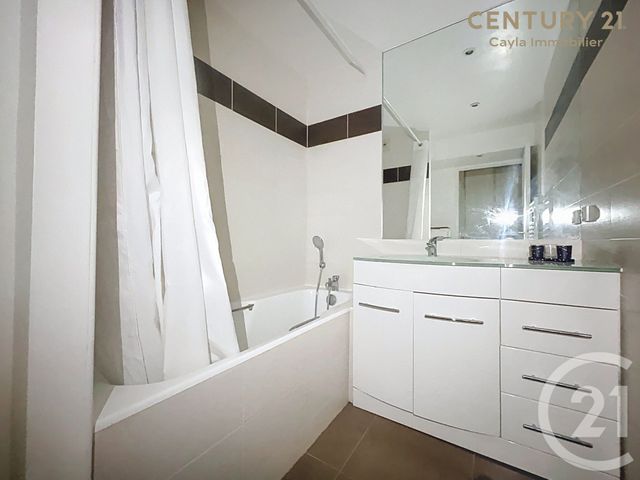 Appartement F2 à louer - 2 pièces - 51 m2 - Suresnes - 92 - ILE-DE-FRANCE