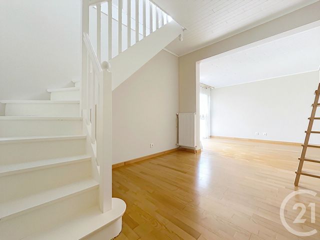 Maison &agrave; louer - 3 pi&egrave;ces - 66,60 m2 - Suresnes - 92 - ILE-DE-FRANCE
