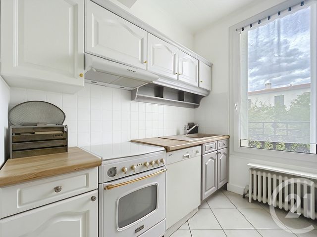 Maison &agrave; louer - 3 pi&egrave;ces - 66,60 m2 - Suresnes - 92 - ILE-DE-FRANCE