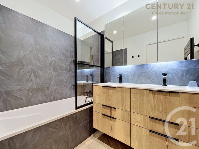Appartement F4 &agrave; louer - 4 pi&egrave;ces - 83,69 m2 - Puteaux - 92 - ILE-DE-FRANCE