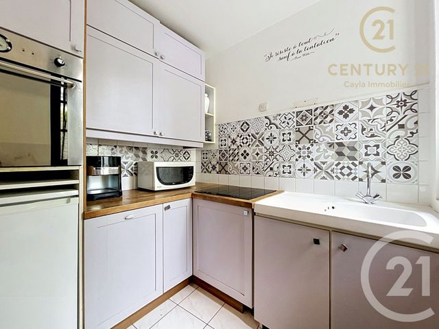 Appartement Studio &agrave; louer - 1 pi&egrave;ce - 24,55 m2 - Puteaux - 92 - ILE-DE-FRANCE