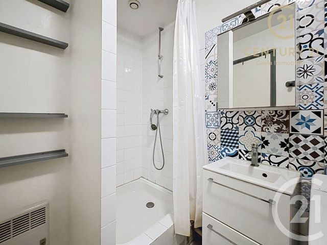 Appartement Studio &agrave; louer - 1 pi&egrave;ce - 24,55 m2 - Puteaux - 92 - ILE-DE-FRANCE