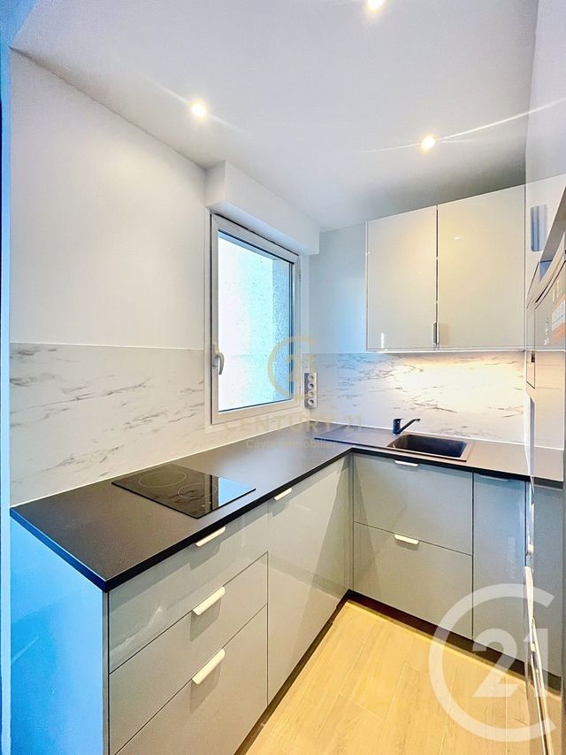 Appartement Studio &agrave; louer - 1 pi&egrave;ce - 36,40 m2 - Puteaux - 92 - ILE-DE-FRANCE