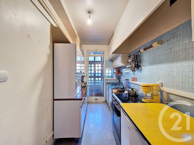 Appartement T4 à vendre - 3 pièces - 71 m2 - Salon De Provence - 13 - PROVENCE-ALPES-COTE-D-AZUR