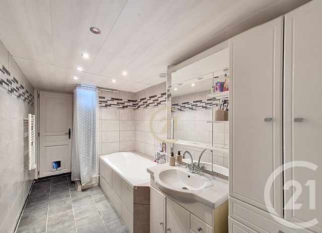 Appartement &agrave; vendre - 3 pi&egrave;ces - 73,02 m2 - Salon De Provence - 13 - PROVENCE-ALPES-COTE-D-AZUR