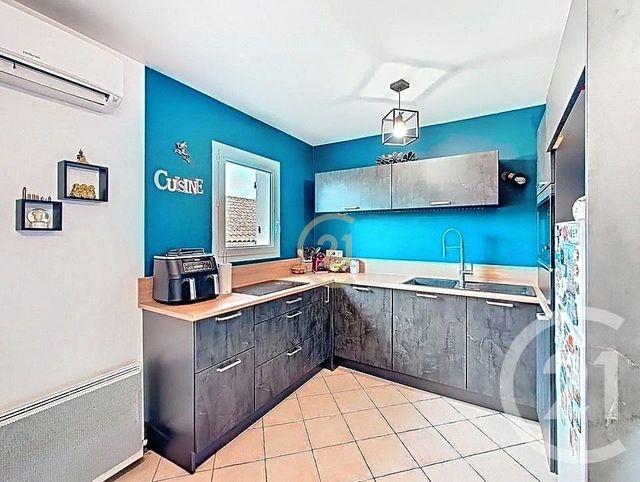 Appartement F4 &agrave; vendre - 5 pi&egrave;ces - 83 m2 - Salon De Provence - 13 - PROVENCE-ALPES-COTE-D-AZUR