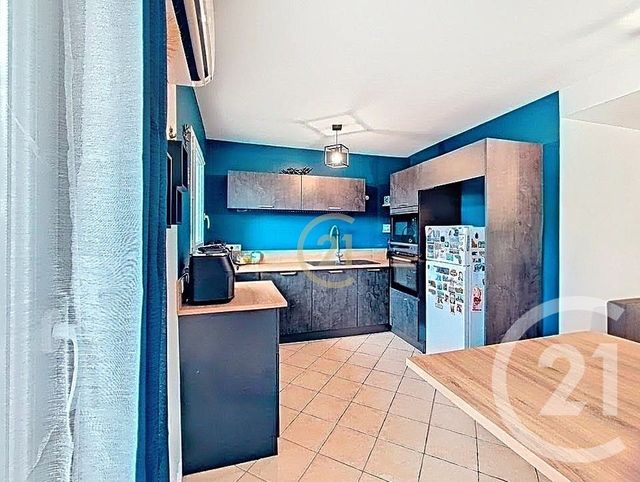 Appartement F4 &agrave; vendre - 5 pi&egrave;ces - 83 m2 - Salon De Provence - 13 - PROVENCE-ALPES-COTE-D-AZUR