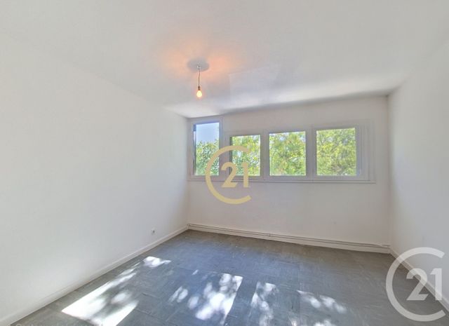 Appartement T4 &agrave; vendre - 4 pi&egrave;ces - 73,16 m2 - Salon De Provence - 13 - PROVENCE-ALPES-COTE-D-AZUR