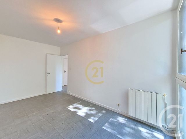 Appartement T4 &agrave; vendre - 4 pi&egrave;ces - 73,16 m2 - Salon De Provence - 13 - PROVENCE-ALPES-COTE-D-AZUR