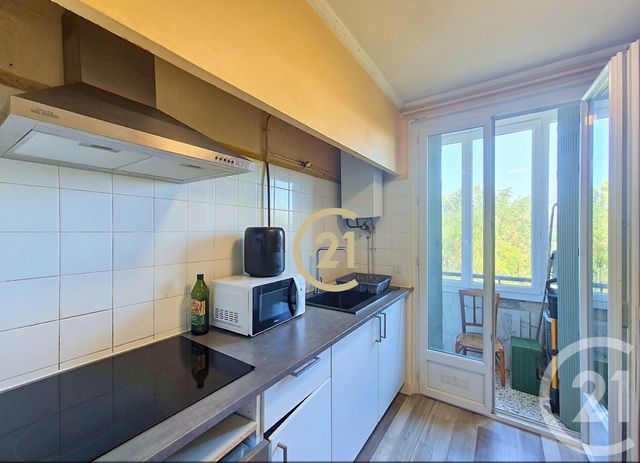 Appartement F5 &agrave; vendre - 5 pi&egrave;ces - 70,35 m2 - Salon De Provence - 13 - PROVENCE-ALPES-COTE-D-AZUR