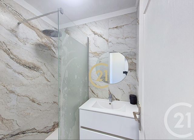 Appartement F5 &agrave; vendre - 5 pi&egrave;ces - 70,35 m2 - Salon De Provence - 13 - PROVENCE-ALPES-COTE-D-AZUR