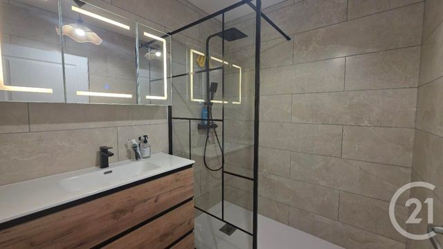 Appartement T2 &agrave; louer - 2 pi&egrave;ces - 42 m2 - Salon De Provence - 13 - PROVENCE-ALPES-COTE-D-AZUR