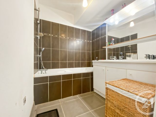 Appartement T3 &agrave; vendre - 3 pi&egrave;ces - 60,67 m2 - Marseille - 13011 - PROVENCE-ALPES-COTE-D-AZUR