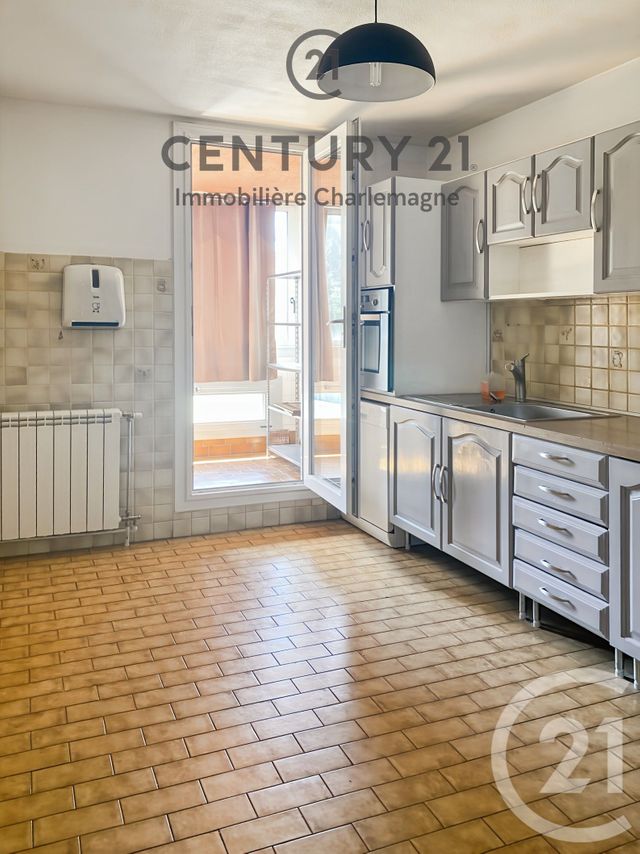 Appartement F4 &agrave; louer - 4 pi&egrave;ces - 86 m2 - Aubagne - 13 - PROVENCE-ALPES-COTE-D-AZUR