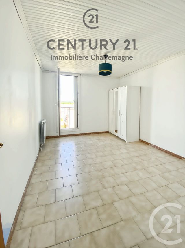Appartement F4 &agrave; louer - 4 pi&egrave;ces - 86 m2 - Aubagne - 13 - PROVENCE-ALPES-COTE-D-AZUR