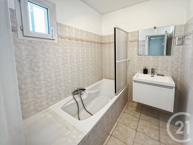 Maison à louer - 5 pièces - 134,14 m2 - Marseille - 13012 - PROVENCE-ALPES-COTE-D-AZUR