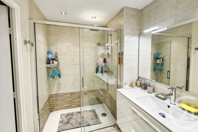 Appartement T3 à vendre - 3 pièces - 83,36 m2 - Marseille - 13011 - PROVENCE-ALPES-COTE-D-AZUR