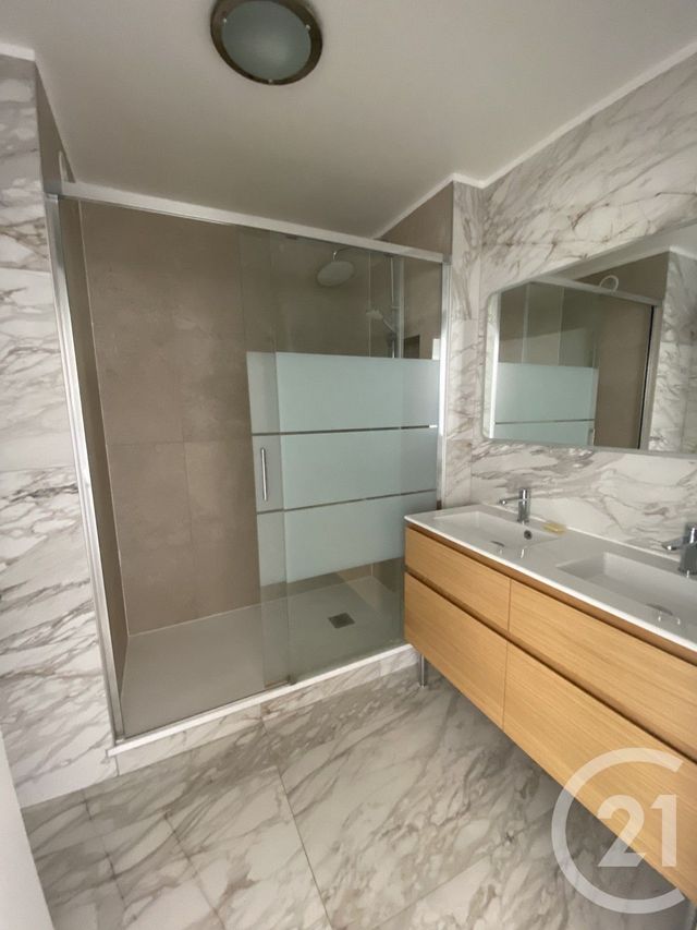 Appartement T3 &agrave; louer - 3 pi&egrave;ces - 70 m2 - Marseille - 13008 - PROVENCE-ALPES-COTE-D-AZUR