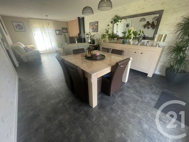 Maison 6 pièces 114 m² · à Sains-en-Amiénois · 114 m² · 380 000 €