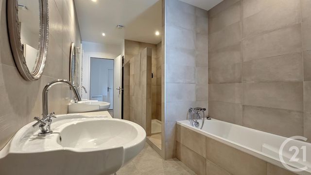 Appartement T6 &agrave; vendre - 6 pi&egrave;ces - 263 m2 - Theix Noyalo - 56 - BRETAGNE