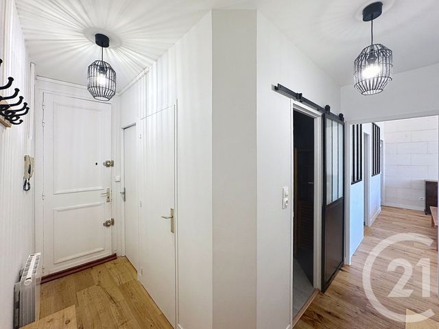 Appartement &agrave; louer - 3 pi&egrave;ces - 53,02 m2 - Bordeaux - 33 - AQUITAINE