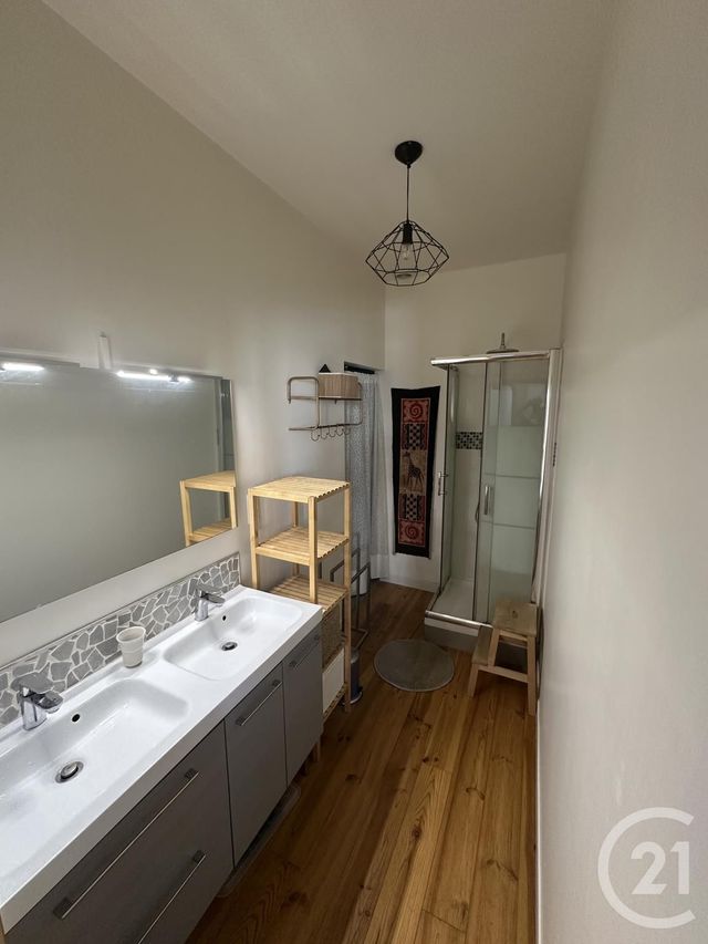 Appartement F3 &agrave; louer - 3 pi&egrave;ces - 61 m2 - Bordeaux - 33 - AQUITAINE