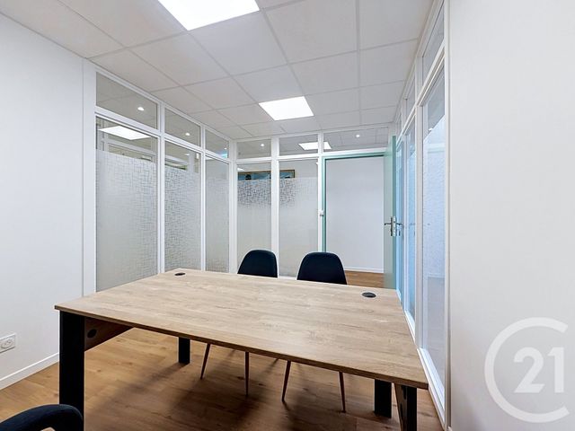 Bureaux à louer - 130.0 m2 - 33 - Gironde