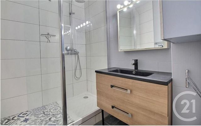 Appartement T3 &agrave; louer - 3 pi&egrave;ces - 60,88 m2 - Bordeaux - 33 - AQUITAINE