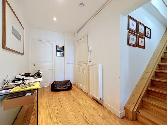 Appartement &agrave; louer - 5 pi&egrave;ces - 170 m2 - Bordeaux - 33 - AQUITAINE