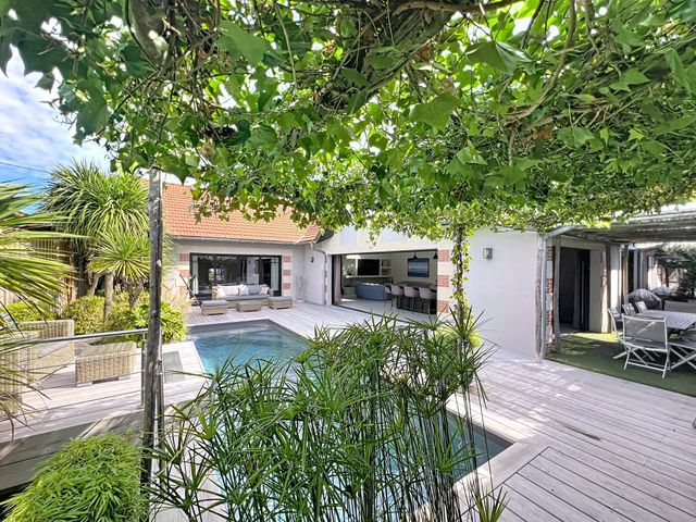 Maison à vendre - 6 pièces - 180,80 m2 - Arcachon - 33 - AQUITAINE