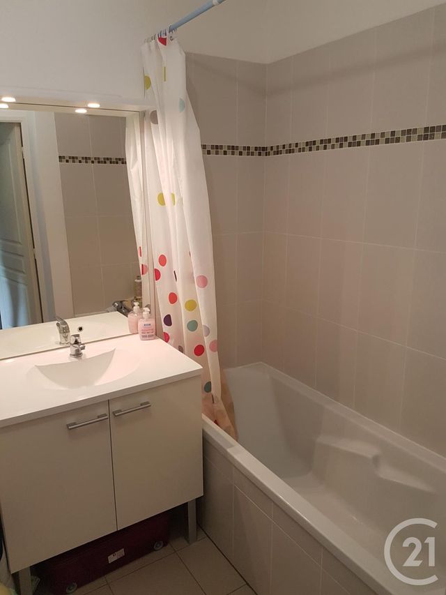 Appartement F2 &agrave; louer - 2 pi&egrave;ces - 48,60 m2 - Bois Guillaume - 76 - HAUTE-NORMANDIE