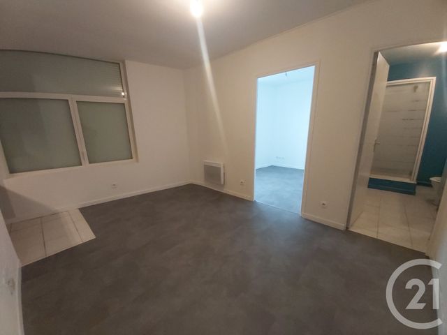 Appartement &agrave; louer - 2 pi&egrave;ces - 25,47 m2 - Le Mesnil Esnard - 76 - HAUTE-NORMANDIE