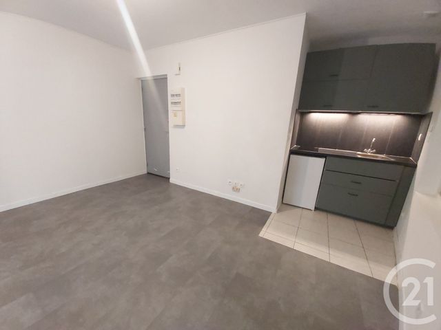 Appartement &agrave; louer - 2 pi&egrave;ces - 25,47 m2 - Le Mesnil Esnard - 76 - HAUTE-NORMANDIE