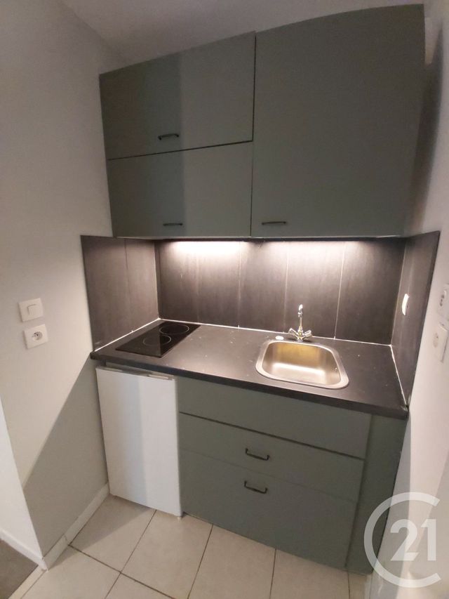 Appartement &agrave; louer - 2 pi&egrave;ces - 25,47 m2 - Le Mesnil Esnard - 76 - HAUTE-NORMANDIE