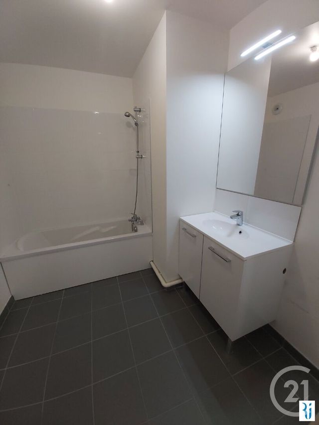 Appartement F3 &agrave; louer - 3 pi&egrave;ces - 78,02 m2 - Rouen - 76 - HAUTE-NORMANDIE